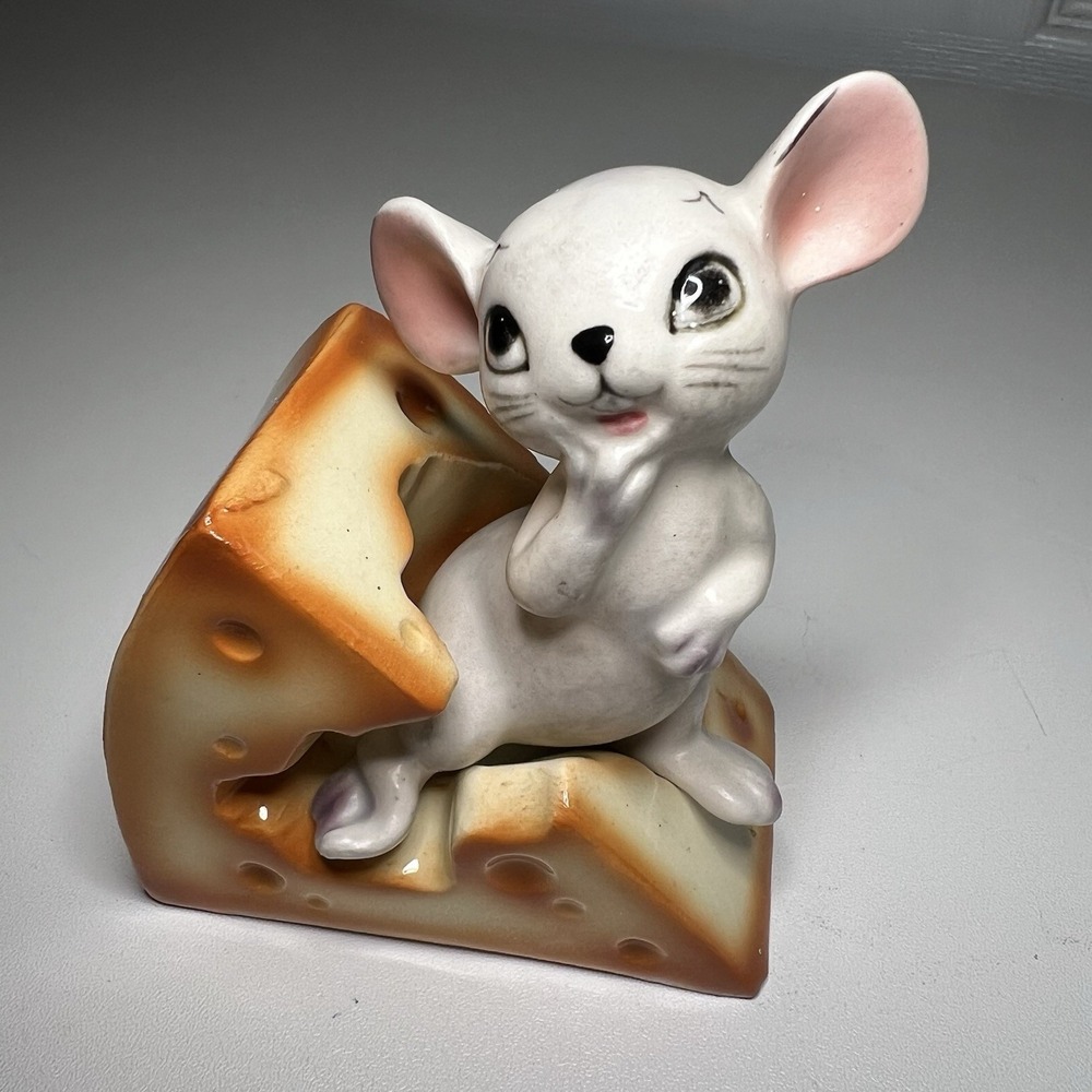 Vtg Norleans Japan Ceramic Salt and Pepper‎ Shaker White Mouse Pink Ears Cheese